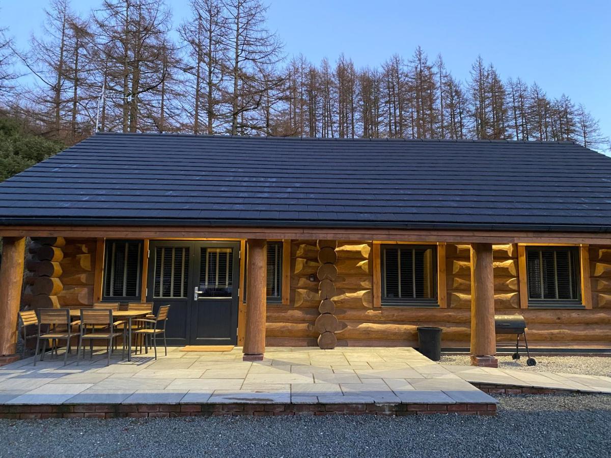 Ewes Water Log Cabins Langholm Eksteriør bilde
